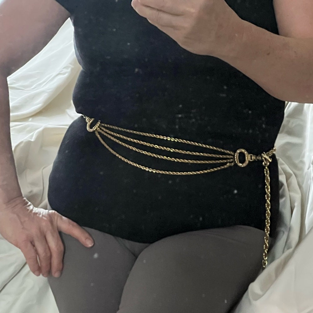Awesome retro gold link swag belt size medium